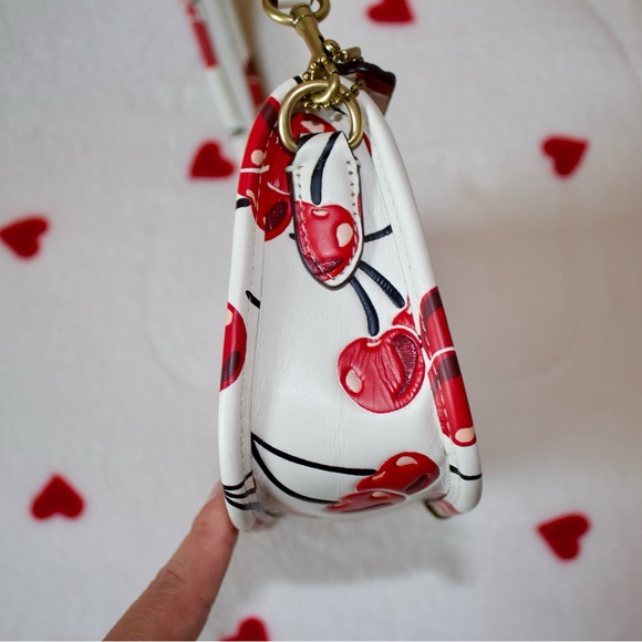 🍒 Coach Swinger Bag 20 With Cherry Print 🍒 - Picture 4 of 9